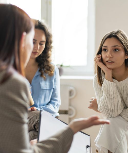 medium-shot-women-talking-therapy
